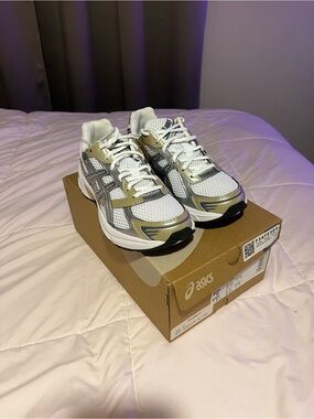 ASICS Women’s White & Gold Running Sneakers